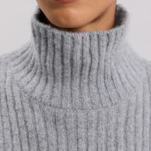 New Hartford Mehna Bib Collar Gray