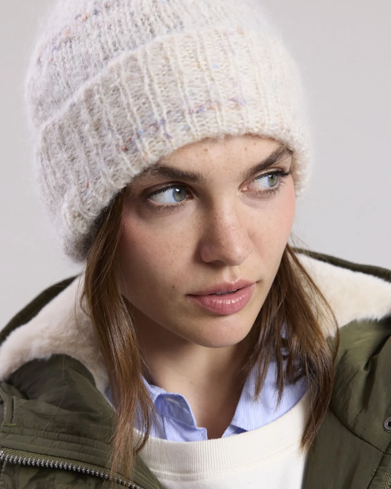 meon_beanie_1.webp Discount Hartford Meon Beanie Off-White